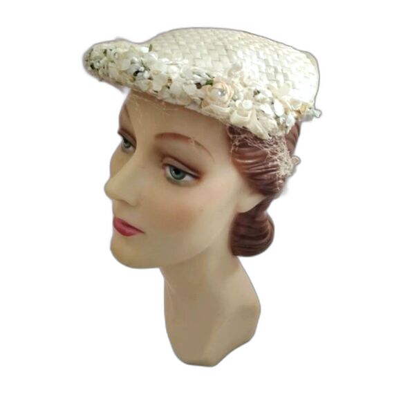Vintage 1950s Cream Straw Hat With Floral Trim and Rhinestones - Picture 2 of 6